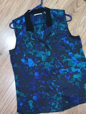 Tahari Black-Collared Sleeveless Blouse in Teal & Blue Abstract Print